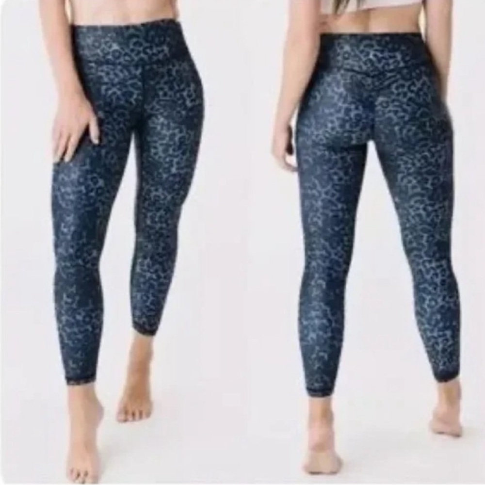 Zyia Stone Leopard Scrunchy Light and Luxe Leggings Size 6-8